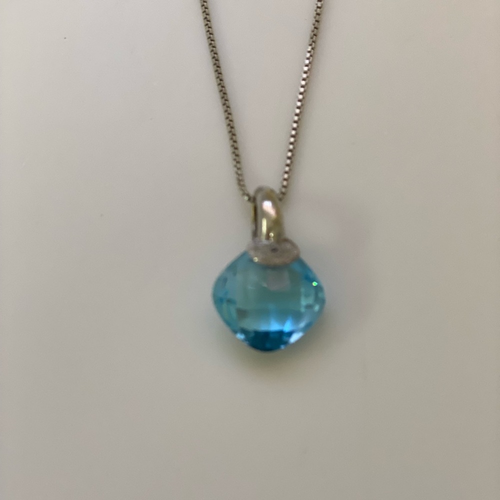 Beautiful large 5ct natural aqua marine pendant with 14ct white gold trades ?